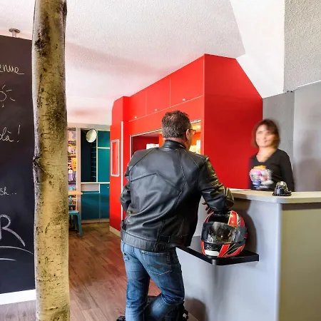 ホテル Hotelf1 Centre Devant Les Ponts