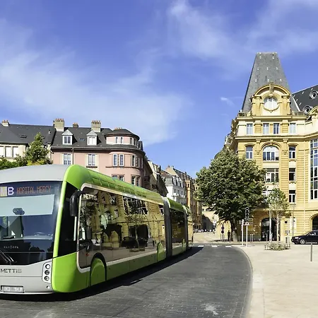 Hotelf1 Centre Devant Les Ponts 3* メス